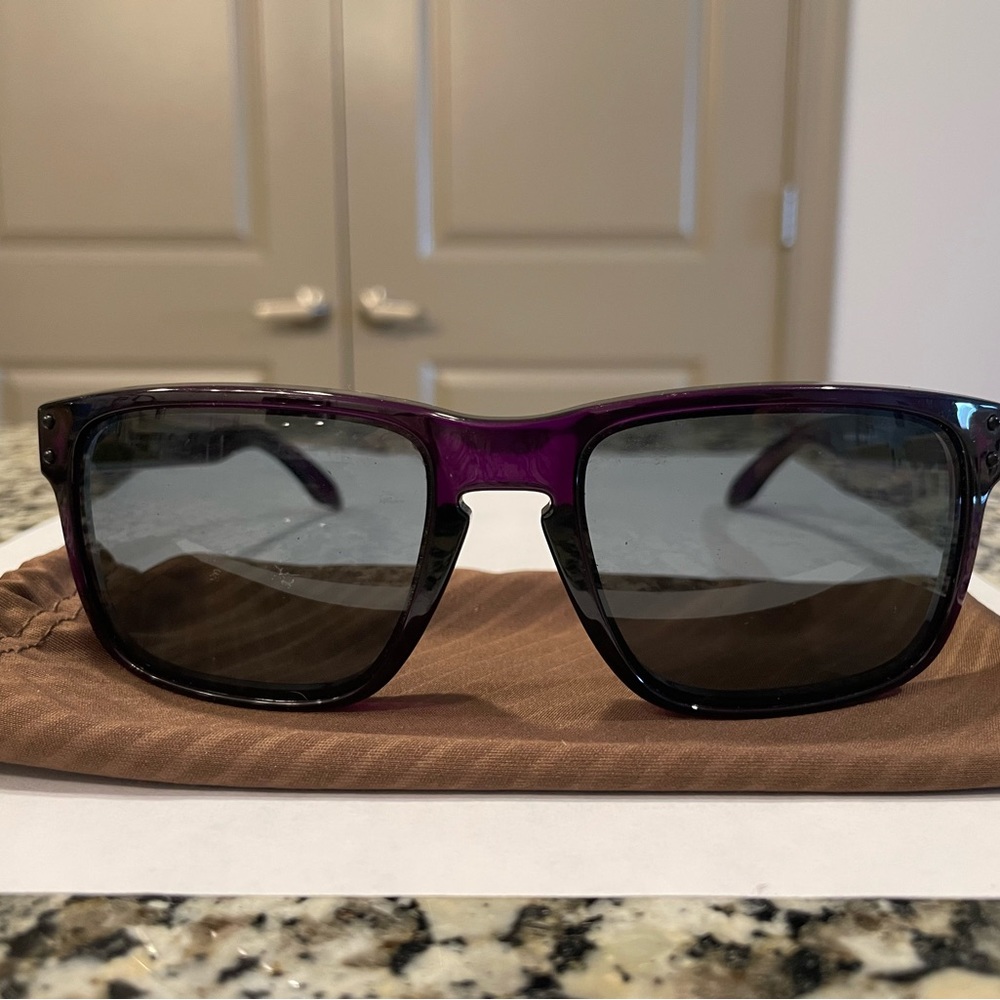 Oakley Holbrooks